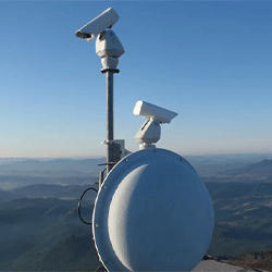 Uzak Mesafe Görüntü Aktarımı ile kablo çekilemeyen bina ve tesisleriniz de kablosuz su ve yağmur geçirmeyen video linkler ile görüntünüzü kayıt edebilme şansı yakalarsınız.